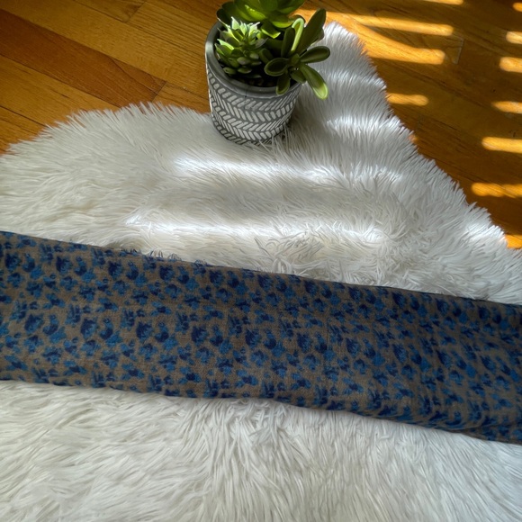 Mudd Infinity Scarf  💙 - Picture 6 of 7